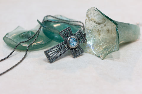 Silver 925  cross pendant roman glass