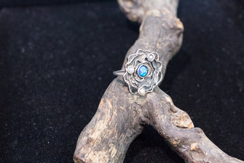 silver 925 ring with Opal stone.